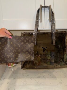 Shoulder bag with pouch